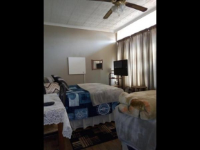 Casa Villa Guest House Carletonville - Suite 1